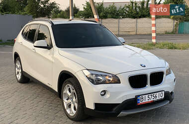 Позашляховик / Кросовер BMW X1 2015 в 