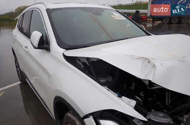 Внедорожник / Кроссовер BMW X1 2021 в 