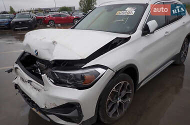 Внедорожник / Кроссовер BMW X1 2021 в 