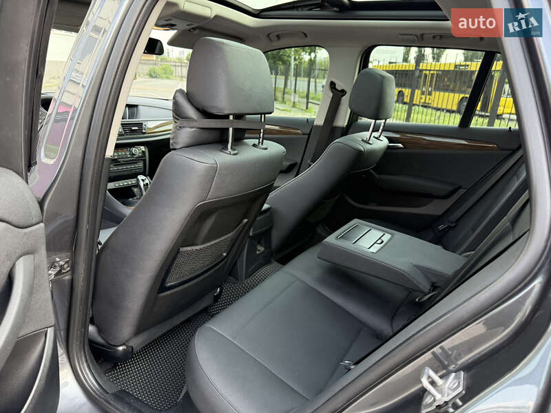 Внедорожник / Кроссовер BMW X1 2014 в Киеве