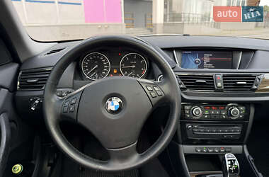 Позашляховик / Кросовер BMW X1 2014 в 