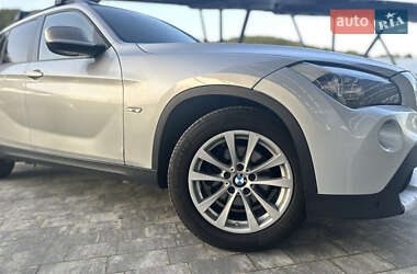 Позашляховик / Кросовер BMW X1 2009 в 