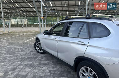 Позашляховик / Кросовер BMW X1 2009 в 