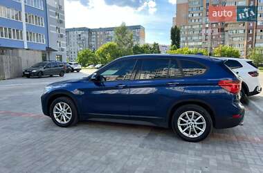 Внедорожник / Кроссовер BMW X1 2018 в 