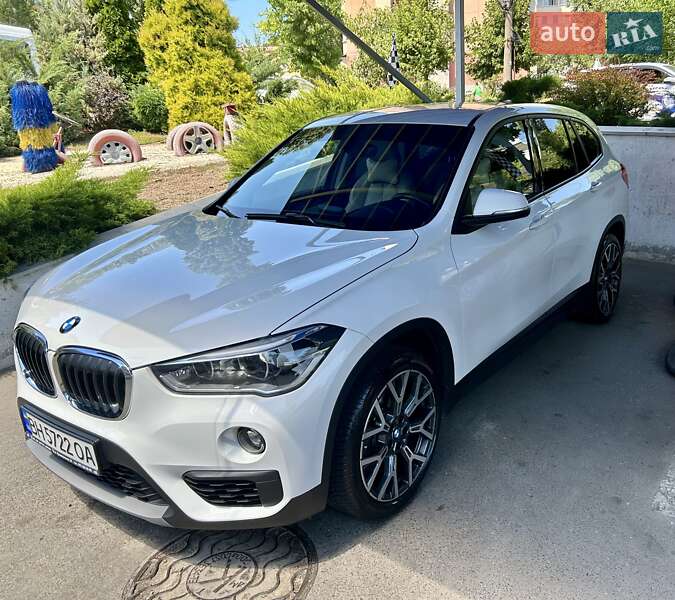 Позашляховик / Кросовер BMW X1 2017 в Одесі