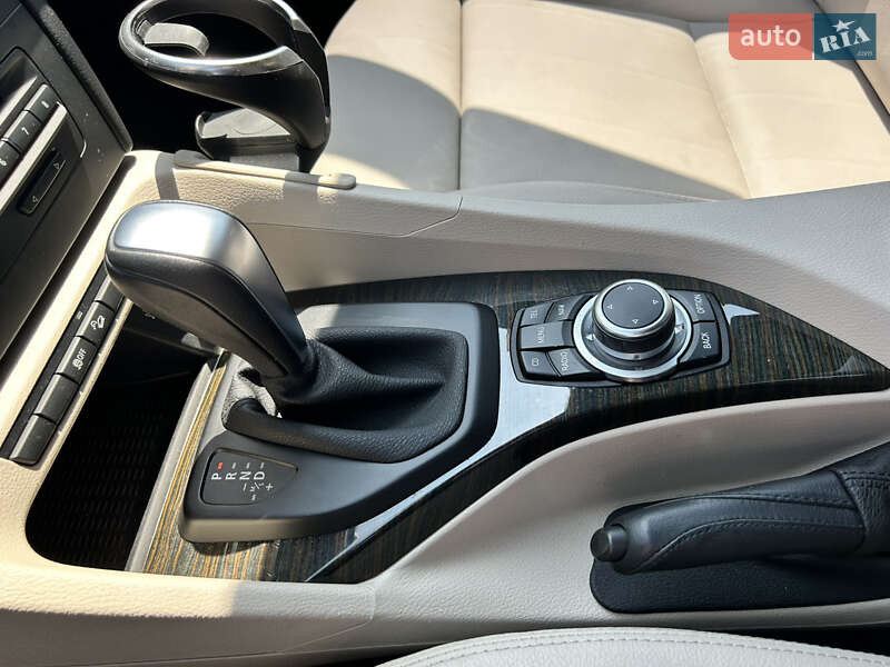 Внедорожник / Кроссовер BMW X1 2012 в Киеве