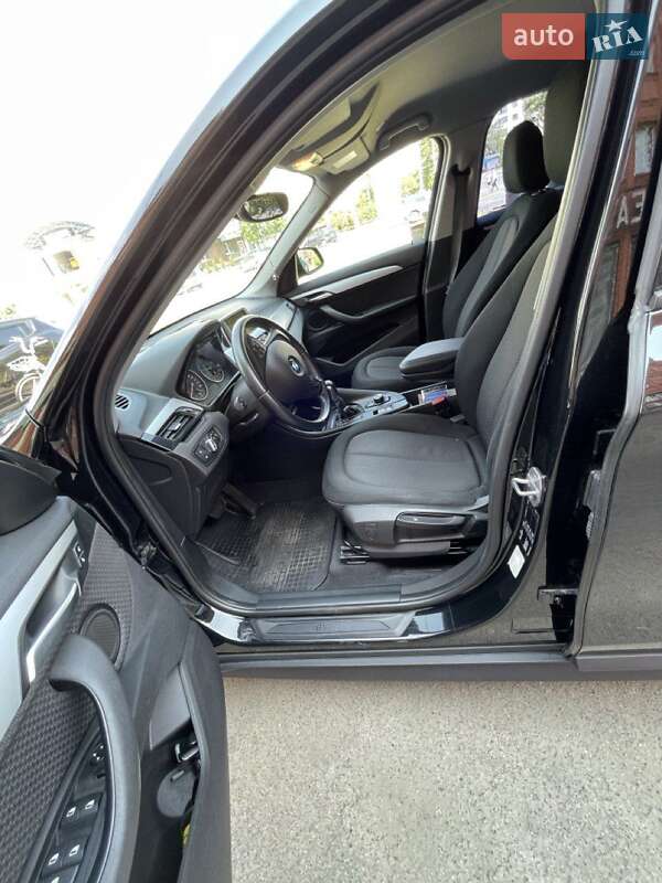 Внедорожник / Кроссовер BMW X1 2017 в Киеве