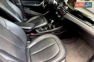 Внедорожник / Кроссовер BMW X1 2015 в 