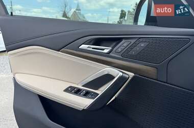 Внедорожник / Кроссовер BMW X1 2023 в 