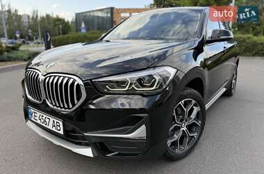Позашляховик / Кросовер BMW X1 2020 в 