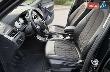 Позашляховик / Кросовер BMW X1 2020 в 