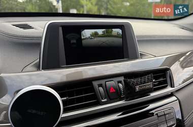 Позашляховик / Кросовер BMW X1 2020 в 