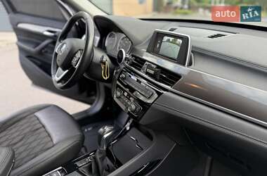 Позашляховик / Кросовер BMW X1 2020 в 