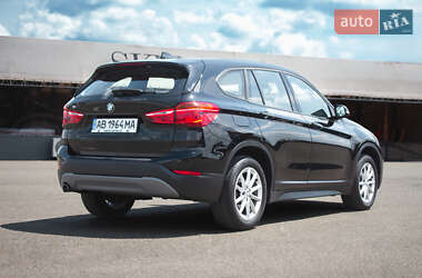 Позашляховик / Кросовер BMW X1 2017 в 