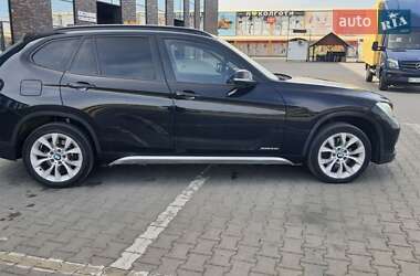 Позашляховик / Кросовер BMW X1 2014 в 