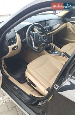 Позашляховик / Кросовер BMW X1 2014 в 