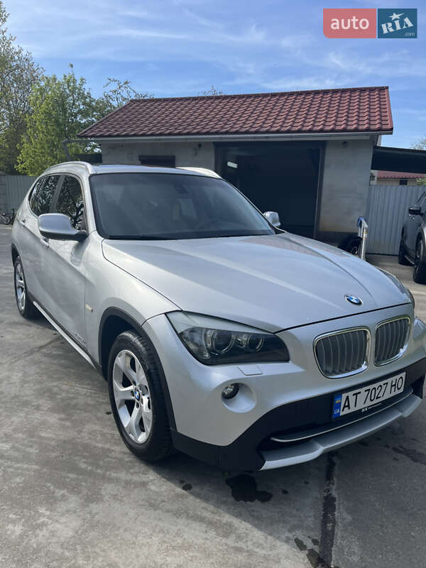 Внедорожник / Кроссовер BMW X1 2011 в Калуше