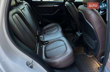 Внедорожник / Кроссовер BMW X1 2015 в 