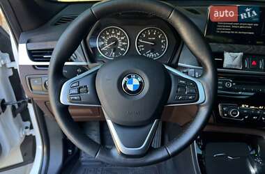 Внедорожник / Кроссовер BMW X1 2015 в 