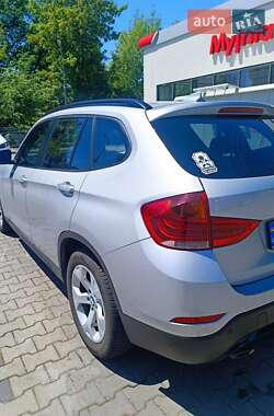 Внедорожник / Кроссовер BMW X1 2015 в 