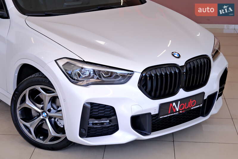 Внедорожник / Кроссовер BMW X1 2017 в Одессе