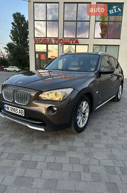 Внедорожник / Кроссовер BMW X1 2010 в Корце