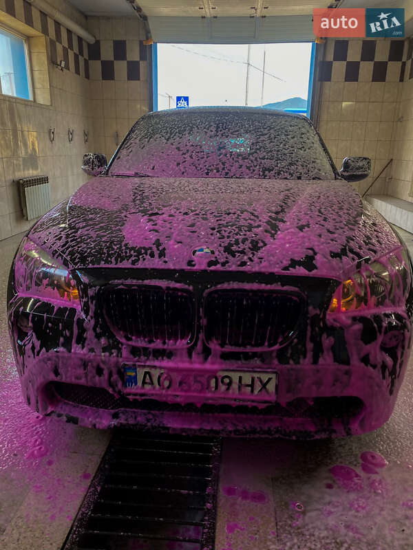 Позашляховик / Кросовер BMW X1 2010 в 