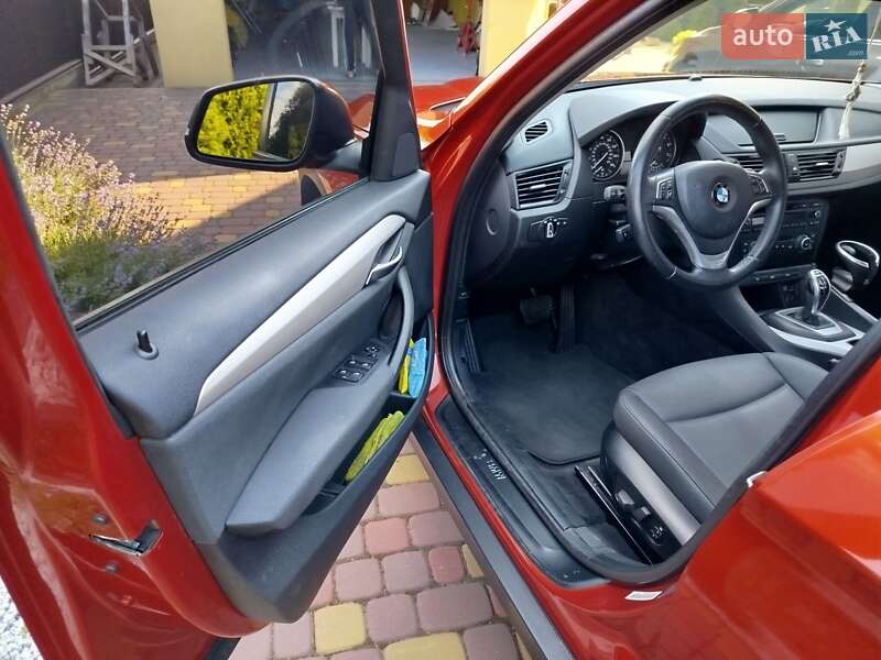 Внедорожник / Кроссовер BMW X1 2013 в Владимире