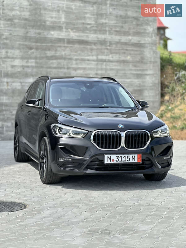 Позашляховик / Кросовер BMW X1 2021 в Чернівцях