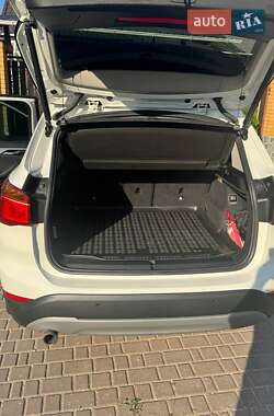 Внедорожник / Кроссовер BMW X1 2017 в 