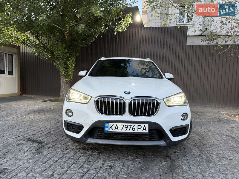 Внедорожник / Кроссовер BMW X1 2016 в Киеве