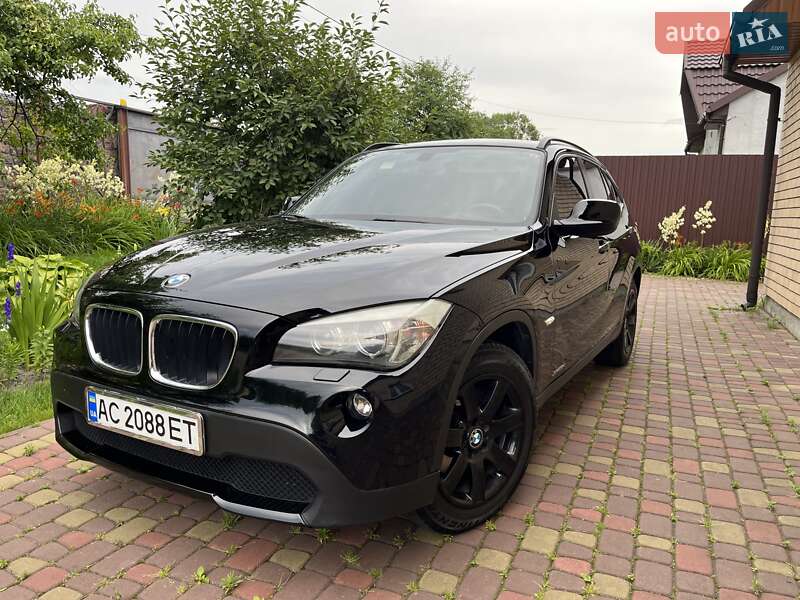 Внедорожник / Кроссовер BMW X1 2010 в Луцке