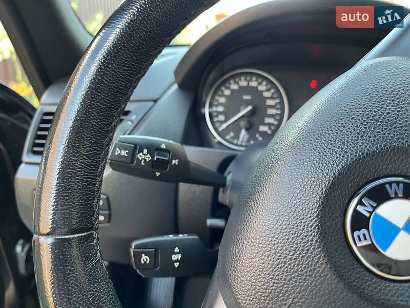 Внедорожник / Кроссовер BMW X1 2010 в Луцке
