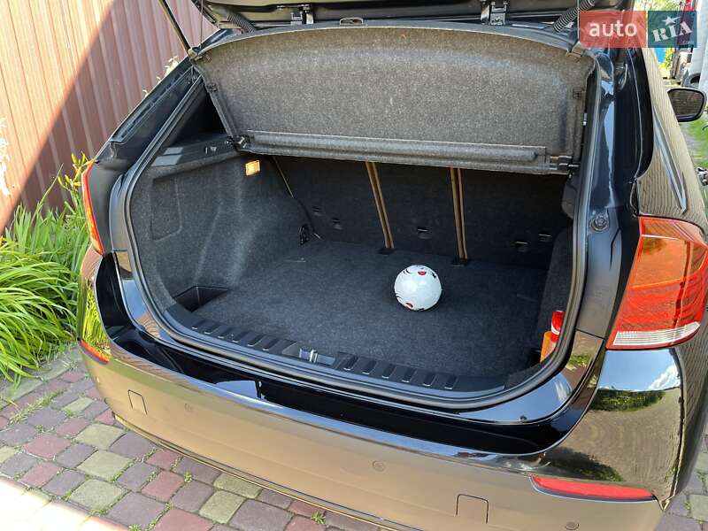 Внедорожник / Кроссовер BMW X1 2010 в Луцке