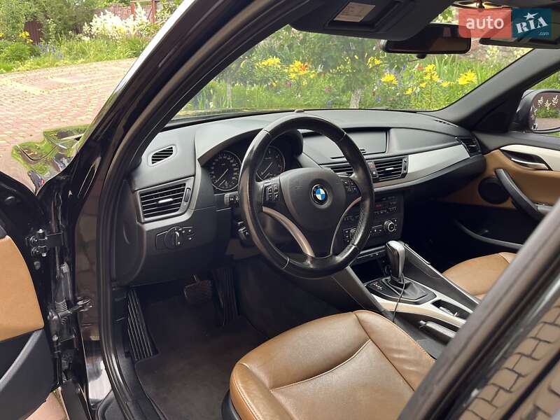 Внедорожник / Кроссовер BMW X1 2010 в Луцке