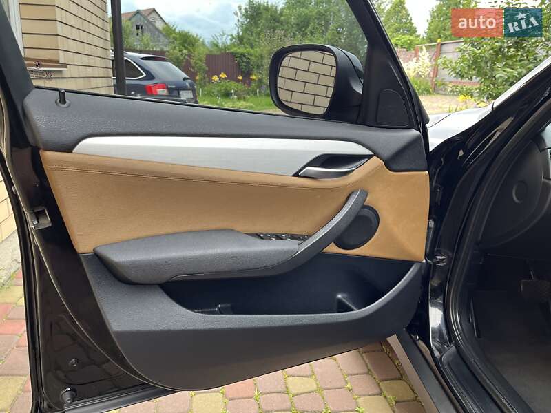 Внедорожник / Кроссовер BMW X1 2010 в Луцке