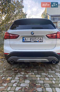 Позашляховик / Кросовер BMW X1 2016 в 