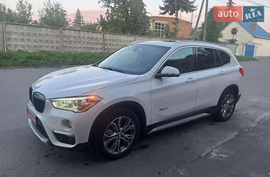 Позашляховик / Кросовер BMW X1 2017 в 