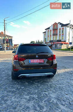 Позашляховик / Кросовер BMW X1 2013 в 
