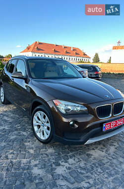Позашляховик / Кросовер BMW X1 2013 в 