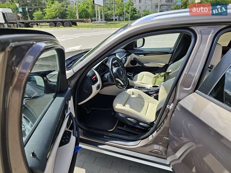 Внедорожник / Кроссовер BMW X1 2010 в Сумах