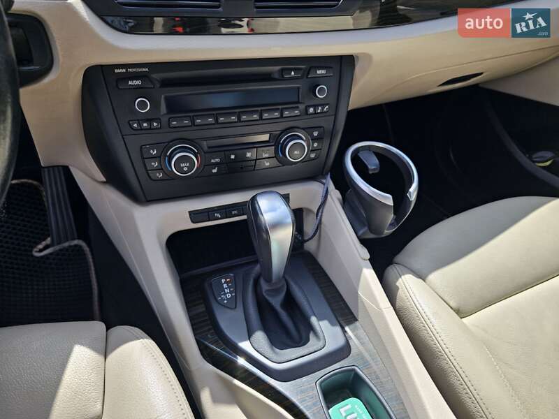 Внедорожник / Кроссовер BMW X1 2010 в Сумах