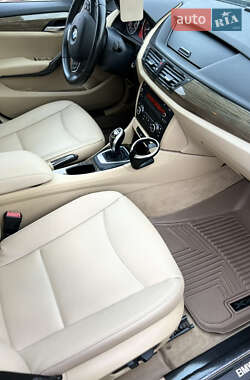 Позашляховик / Кросовер BMW X1 2013 в 