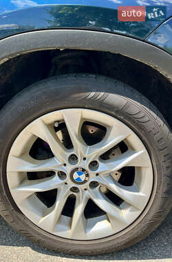 Позашляховик / Кросовер BMW X1 2015 в 