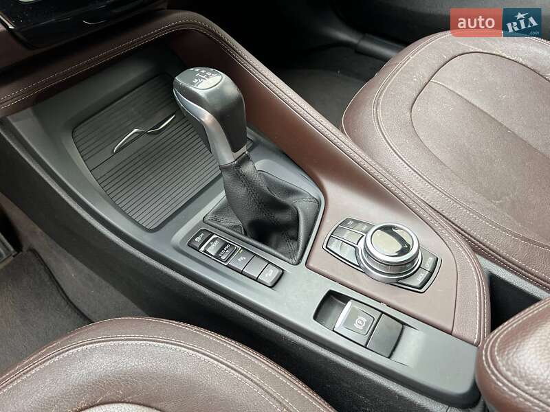 Внедорожник / Кроссовер BMW X1 2016 в Киеве