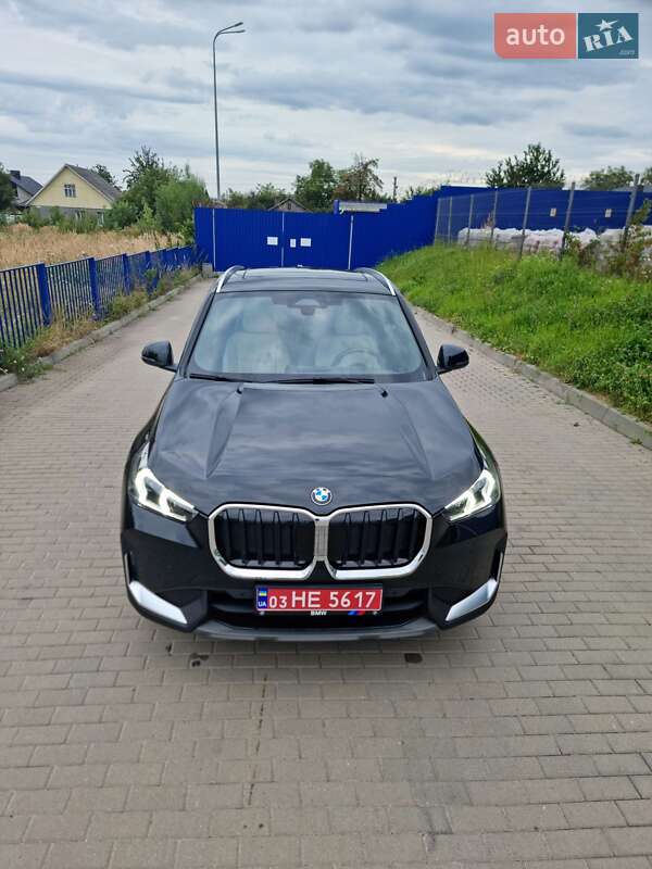 Внедорожник / Кроссовер BMW X1 2023 в Нововолынске