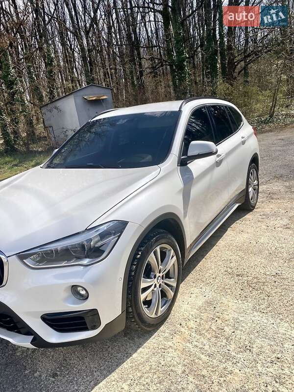 Внедорожник / Кроссовер BMW X1 2015 в Мукачево фото Внедорожник / Кроссовер BMW X1 2015 в Мукачево