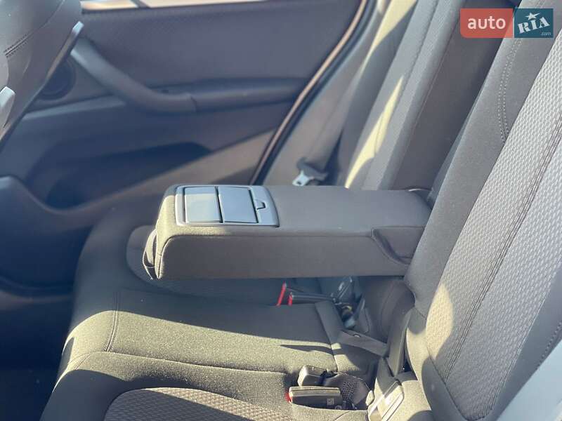 Позашляховик / Кросовер BMW X1 2021 в Ужгороді