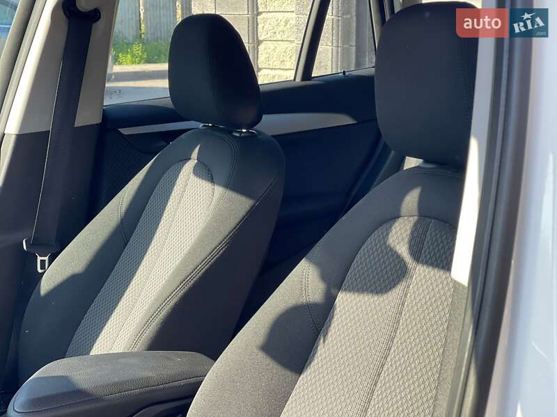 Позашляховик / Кросовер BMW X1 2021 в Ужгороді