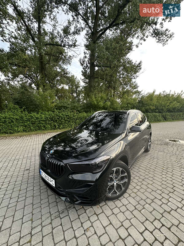 Внедорожник / Кроссовер BMW X1 2019 в Городке